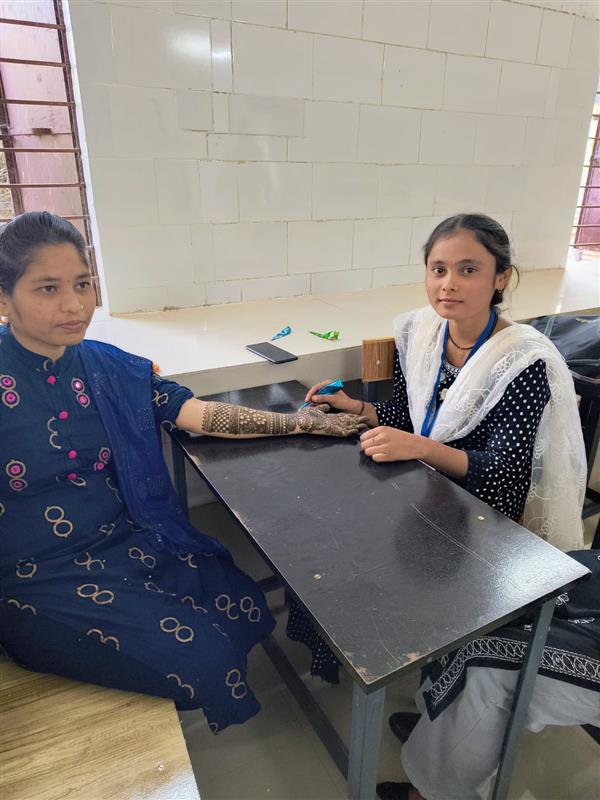 युवा उत्सव कार्यक्रम में रंगोली