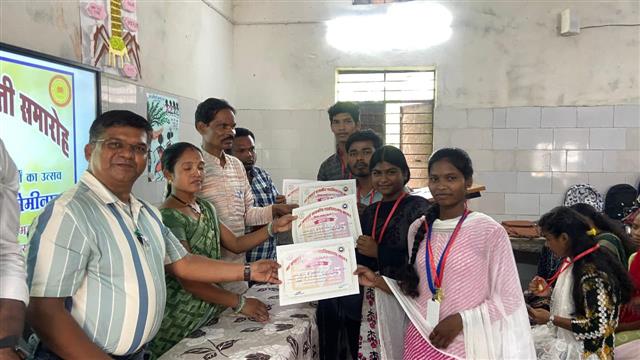   छत्तीसगढ़ रजत जयंती वर्ष के उपलक्ष्य में प्रतियोगिताओं एवं सेमीनार का सफल आयोजन 