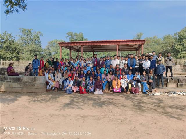 Maa Gangadai Government College Bastar C.G. | Maa Gangadai Government College | Maa Gangadai College | Gangadai College, C.G. - शैक्षणिक भ्रमण ढोलकल गणेश